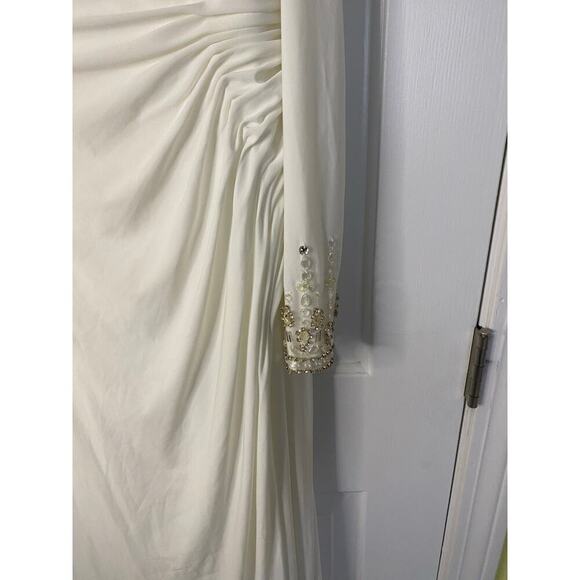 Mac Duggal Asymmetrical One Shoulder White Beaded Gown Size 2 - Picture 7 of 9